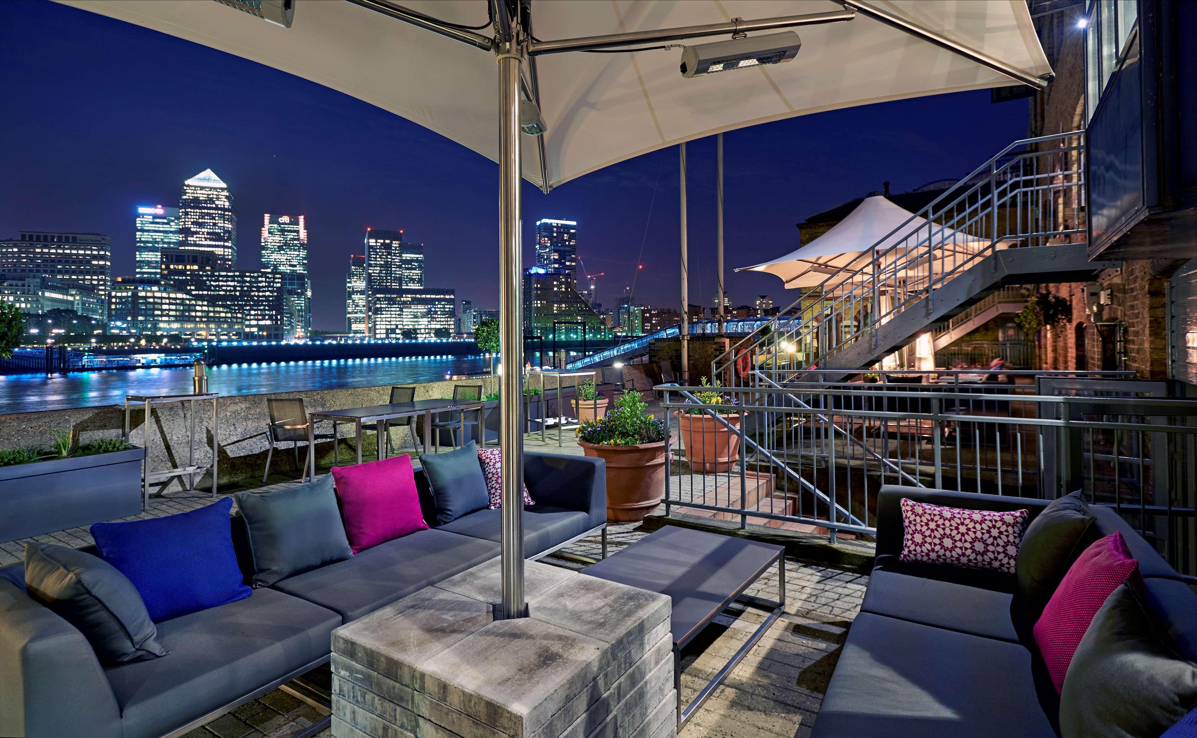 Doubletree By Hilton London - Docklands Riverside Екстер'єр фото